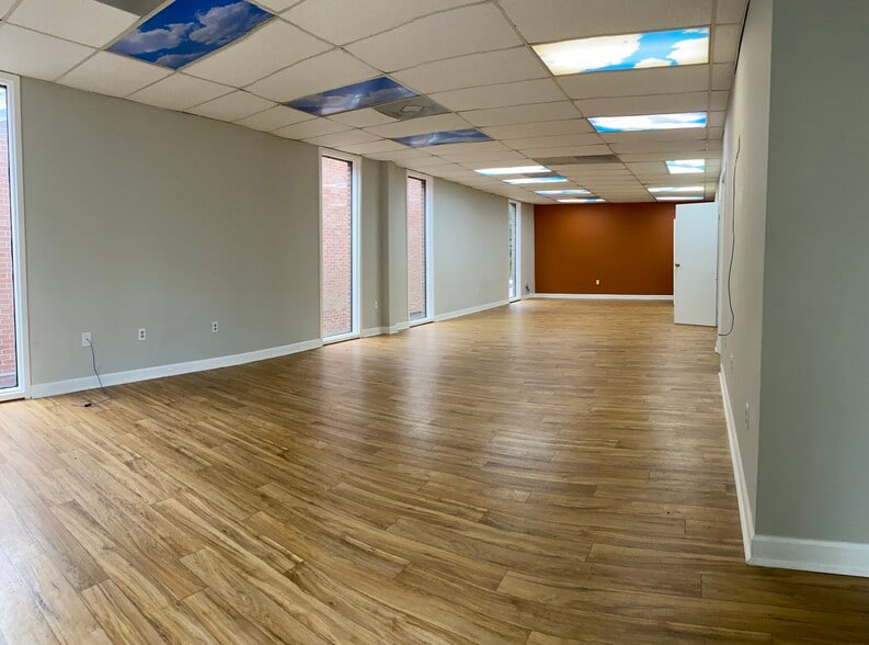 More Photos Of 2927 Devine St, Columbia Office For Lease