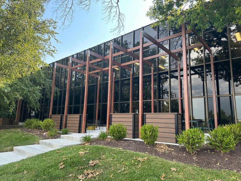 More Photos Of 11969-11975 Westline Industrial Dr, Saint Louis Office For Lease