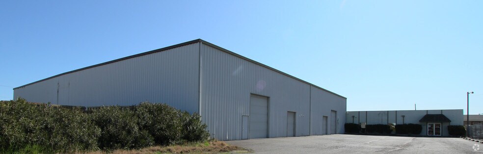 More Photos Of 136 Flamingo Dr, Modesto Warehouse For Sale