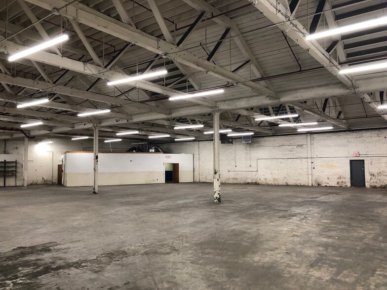 More Photos Of 6-32 E 5th St, Paterson Warehouse For Lease