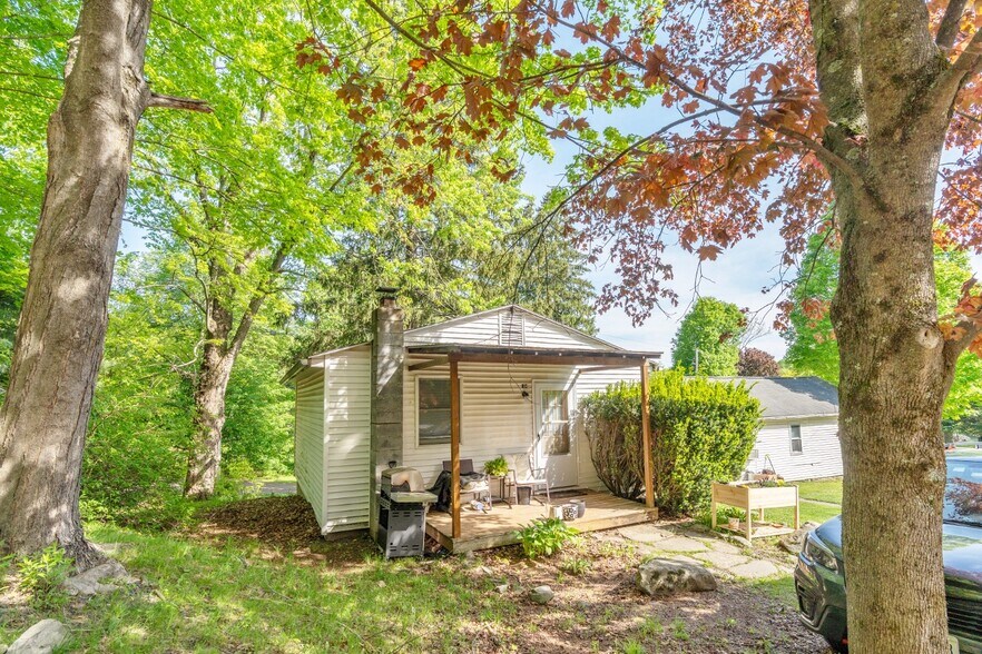 More Photos Of 420 Crescent Ave, Highland Apartments For Sale