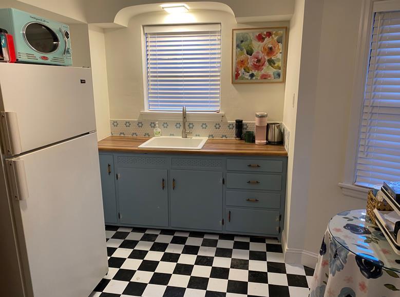 More Photos Of 404 S Clay Ave, Kirkwood Office For Lease