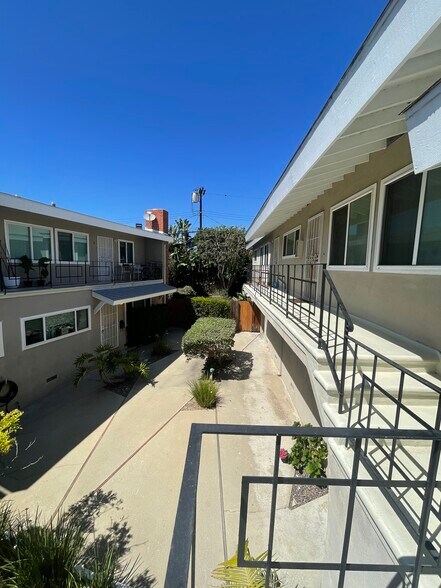 More Photos Of 8420 Gulana Ave, Playa Del Rey Apartments For Sale
