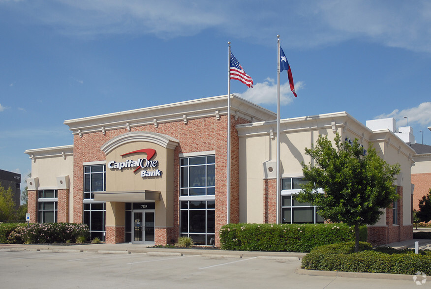 Primary Photo Of 7919 Kirby Dr, Houston Bank For Lease