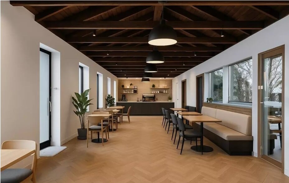 More Photos Of 280 Bridge St, Salem Freestanding For Sale