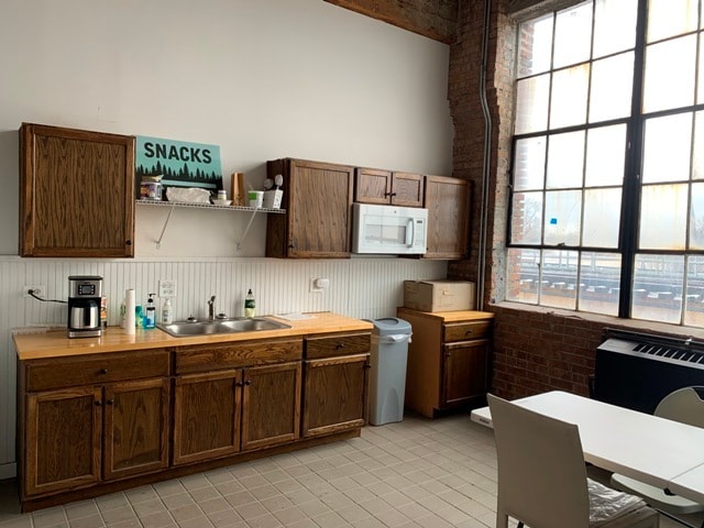 More Photos Of 4348 W Lake St, Chicago Warehouse For Lease