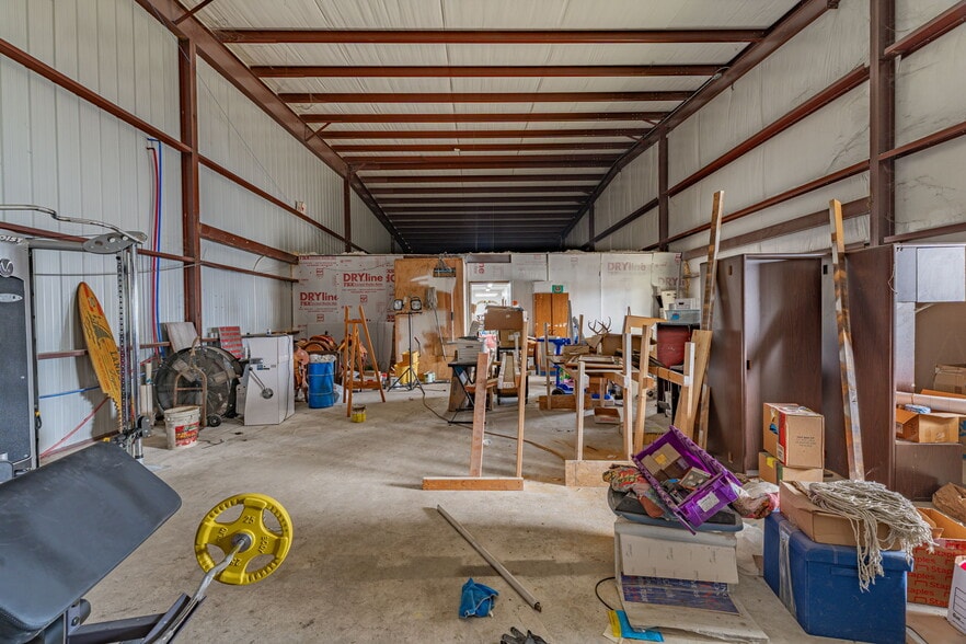 More Photos Of 4610 E Highway 199, Springtown General Retail For Sale