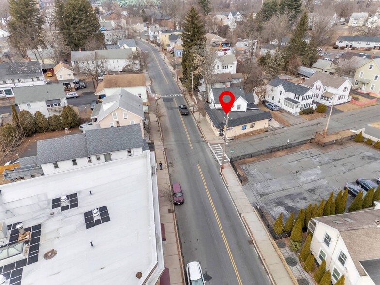 More Photos Of 94 Meadow St, Westfield Storefront Retail Office For Lease