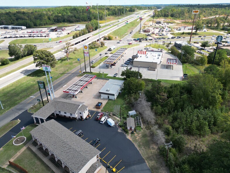 More Photos Of 13411 Interstate 20 W, Lindale Convenience Store For Lease