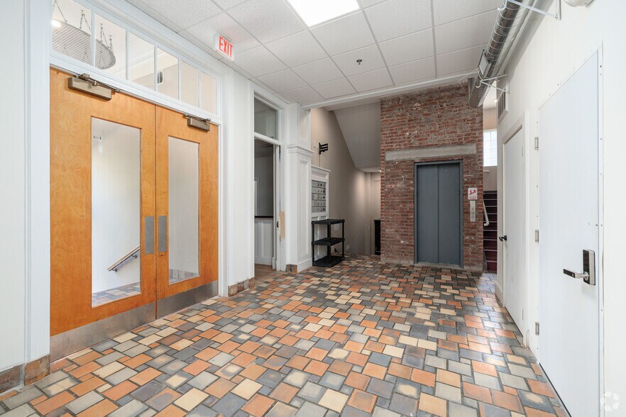 More Photos Of 257 Washington St, Binghamton Apartments For Sale