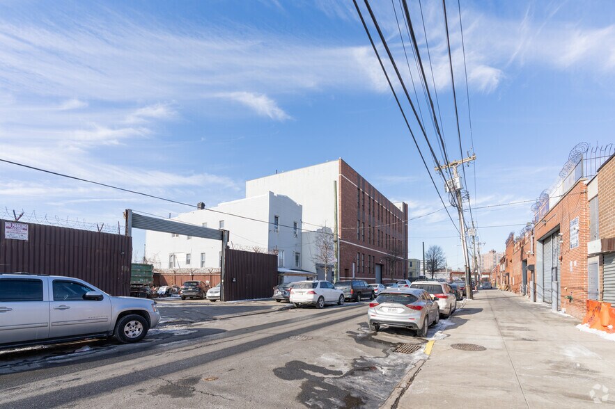 More Photos Of 2701 W 15th St, Brooklyn Flex For Sale