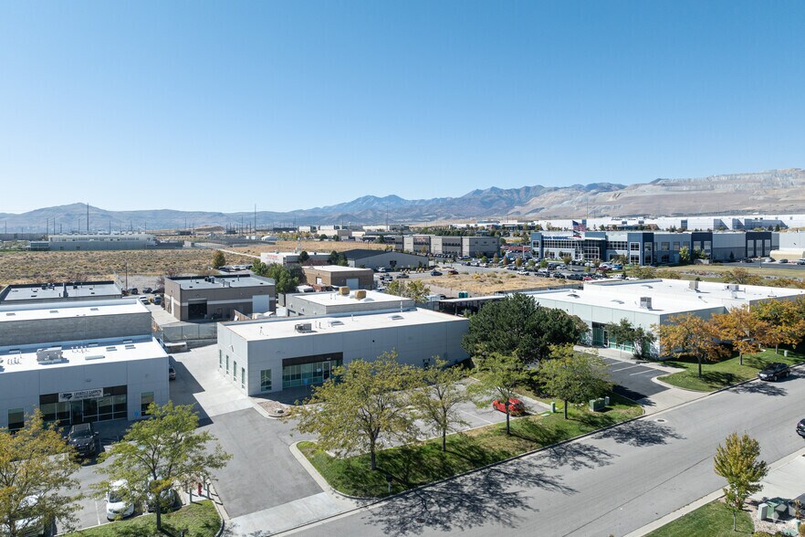 More Photos Of 6101 W 9790 S, West Jordan Warehouse For Lease