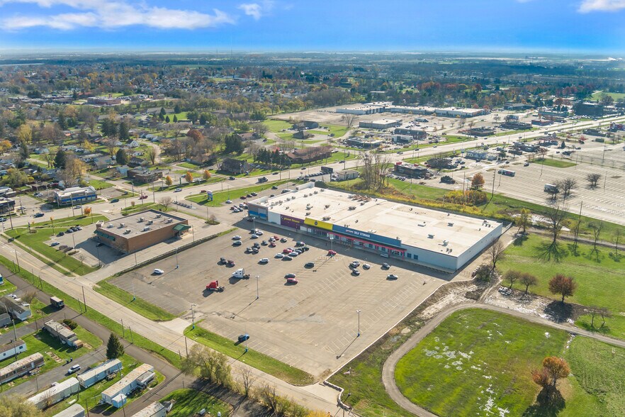 More Photos Of 3463-3489 S High St, Columbus Freestanding For Sale