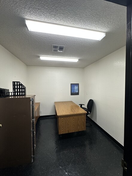 More Photos Of 17151 Main St, Hesperia Medical For Lease