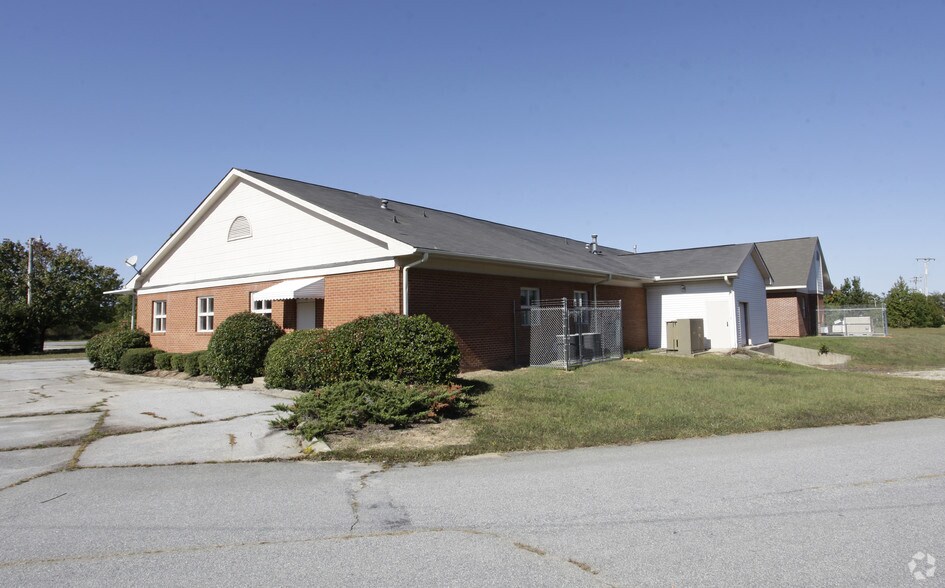 More Photos Of 103 AB Jacks Rd, Clinton Medical For Sale