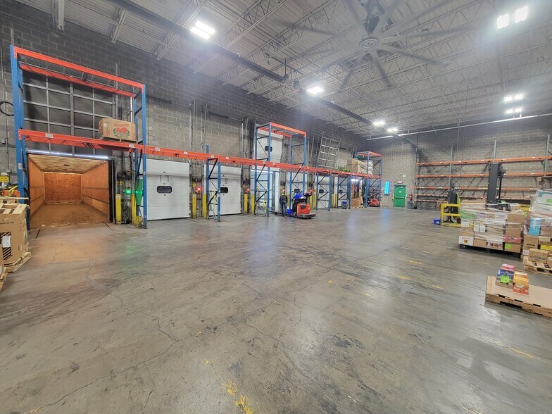 More Photos Of 2500 Dixon St, Des Moines Distribution For Sale