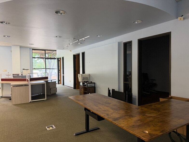 More Photos Of 15 Dawn Rd, Pinehurst Office For Lease