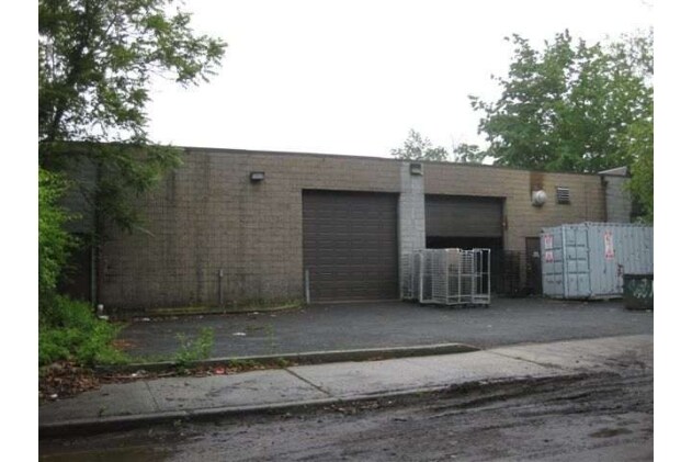 More Photos Of 510 Manhattan Ave, West Babylon Light Manufacturing For Sale