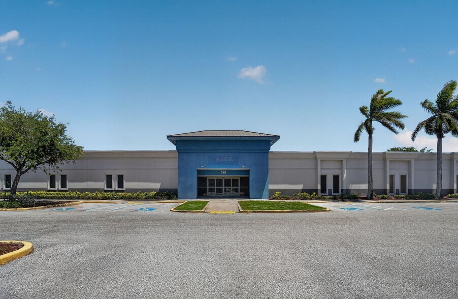 More Photos Of 315 75th St W, Bradenton Medical For Lease