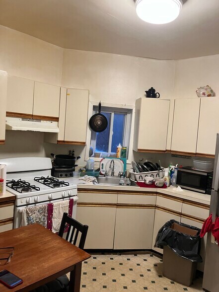 More Photos Of 1003 New York Ave, Union City Apartments For Sale