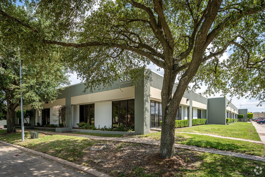 More Photos Of 9000 Southwest Fwy, Houston Unknown For Lease