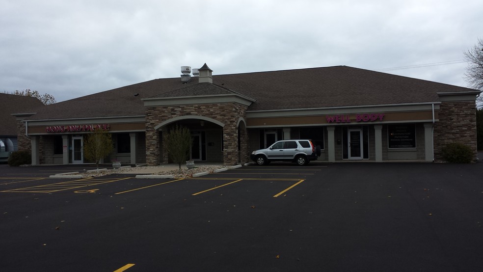 Primary Photo Of 10040-10046 N Port Washington Rd, Mequon Freestanding For Lease