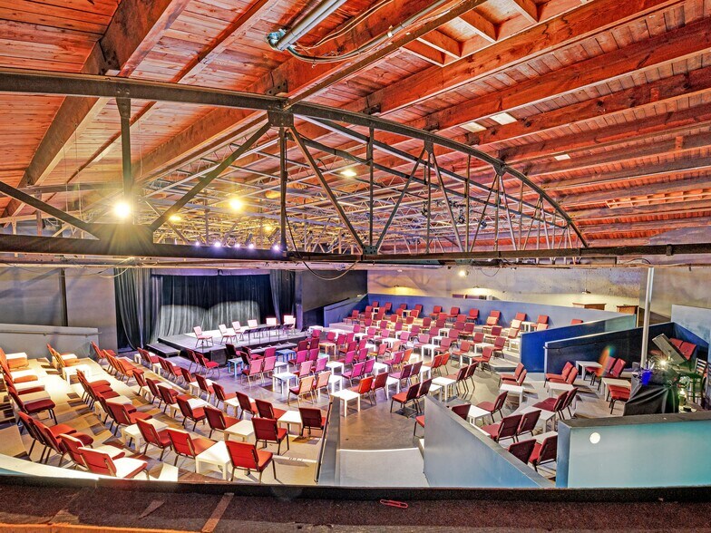 More Photos Of 125 S Main St, Hendersonville Storefront For Sale