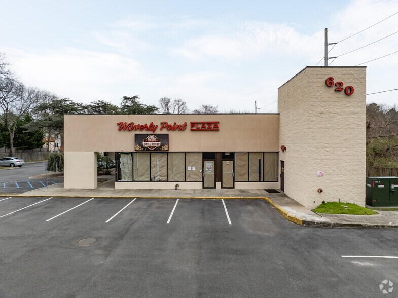 More Photos Of 620 Waverly Ave, Patchogue Storefront Retail Office For Lease