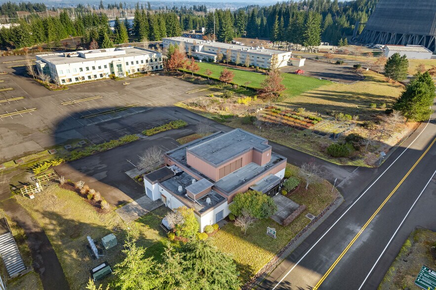 More Photos Of 81 Tower Blvd, Elma Office For Lease