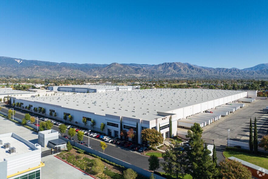 More Photos Of 7776 Tippecanoe Ave, San Bernardino Distribution For Lease