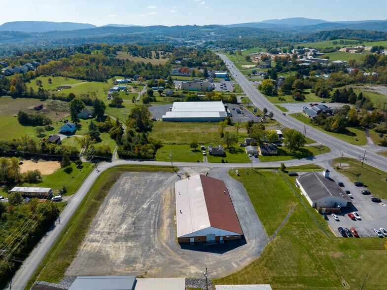 More Photos Of 338 Pound Ln, Duncansville Light Distribution For Lease