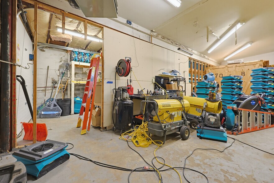 More Photos Of 24-26 Montauk Ave, New London Storefront Retail Residential For Sale