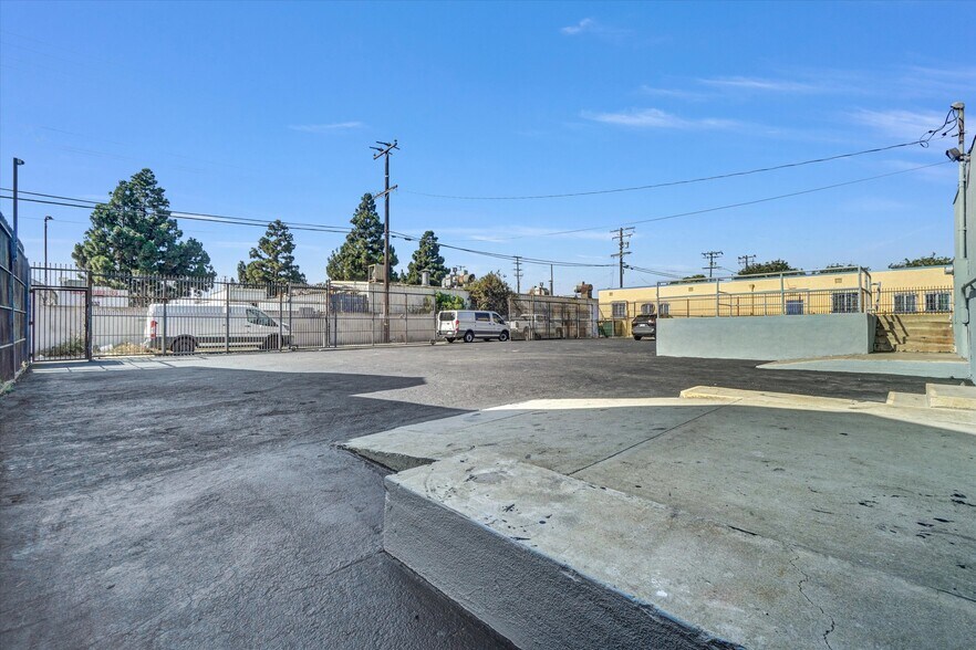 More Photos Of 520 W Pacific Coast Hwy, Long Beach Flex For Sale