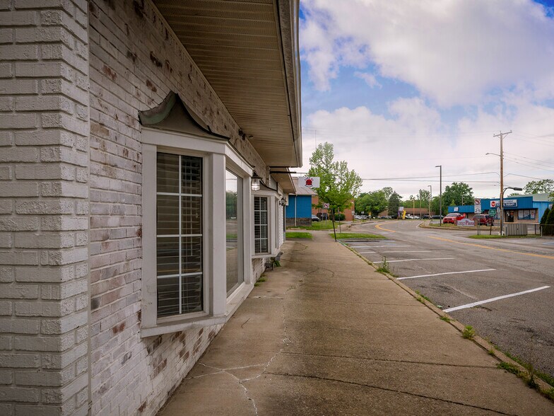 More Photos Of 105 6th Ave, Saint Albans Medical For Sale