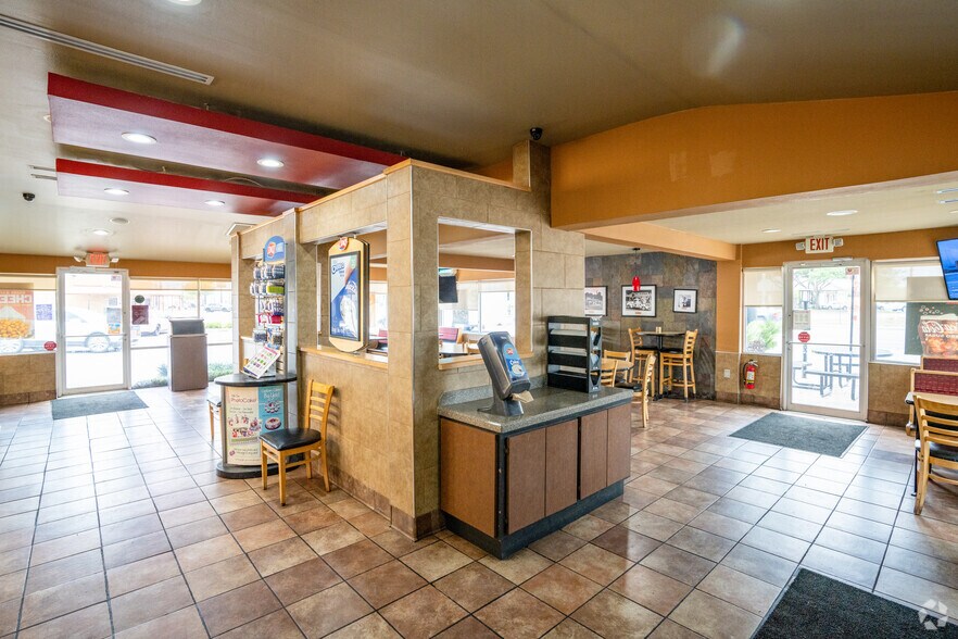 More Photos Of 1179 E Main St, Alice Fast Food For Sale