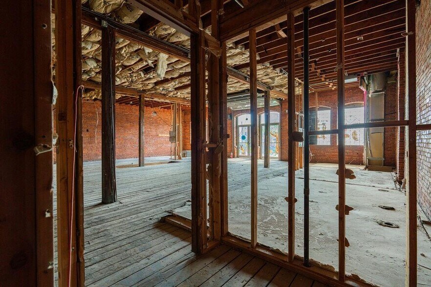 More Photos Of 15 E California Ave, Oklahoma City Restaurant For Sale