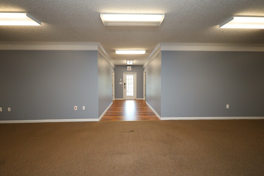 Primary Photo Of 3470 N Valdosta Rd, Valdosta Office For Lease