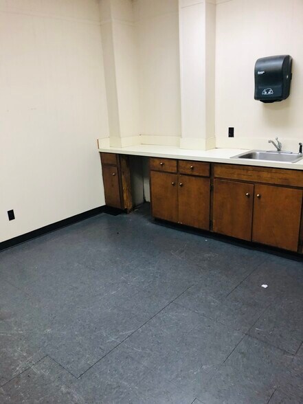 More Photos Of 1231 Perry Hill Rd, Montgomery Storefront Retail Office For Lease