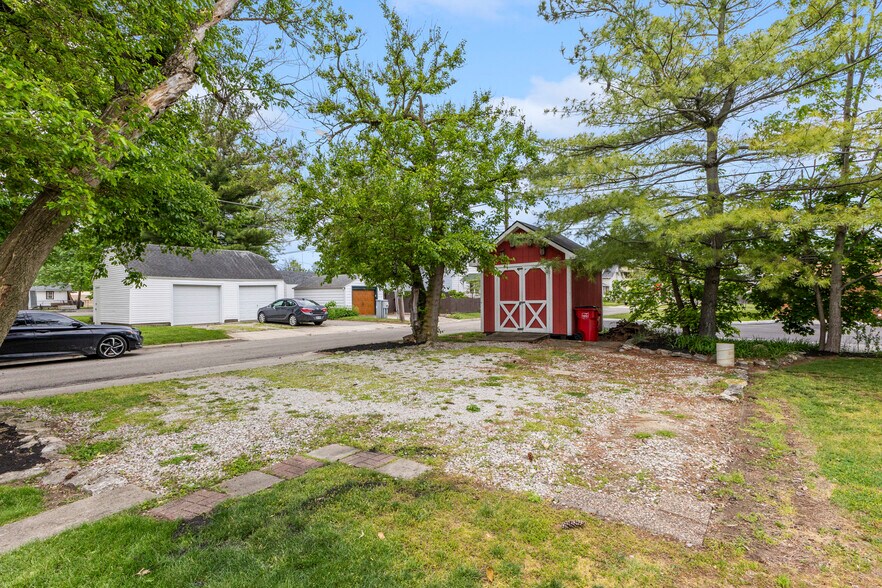 More Photos Of 4103 Broadway, Grove City Freestanding For Sale