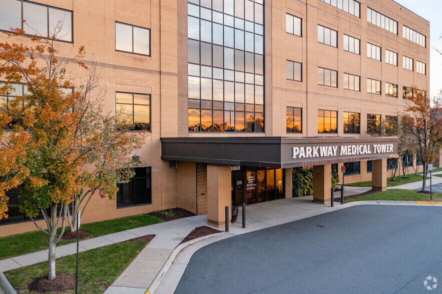 More Photos Of 1860 Town Center Dr, Reston Medical For Lease