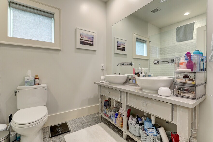 More Photos Of 2972 Lookout Pl NE, Atlanta Office Residential For Sale