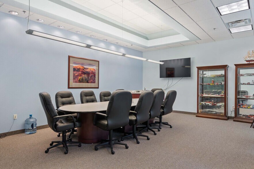 More Photos Of 10621 S 51st St, Phoenix Office Residential For Lease