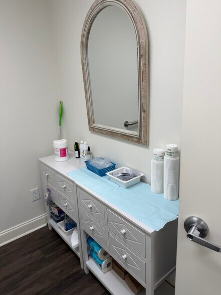 More Photos Of 9371 Cypress Lake Dr, Fort Myers Unknown For Lease