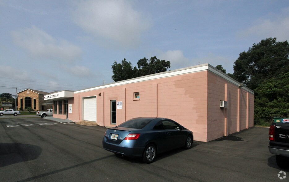 More Photos Of 2901 E St, Pensacola Freestanding For Lease
