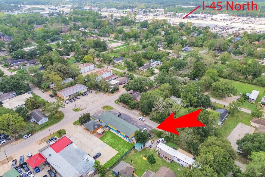 More Photos Of 518 Mill Ave, Conroe General Retail For Sale