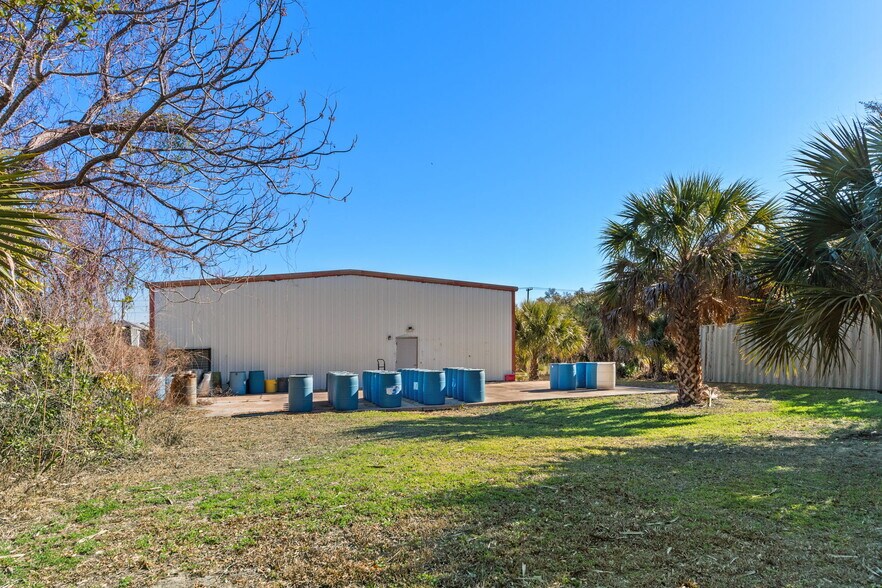 More Photos Of 6680 W Gulf To Lake Hwy, Crystal River Auto Repair For Sale