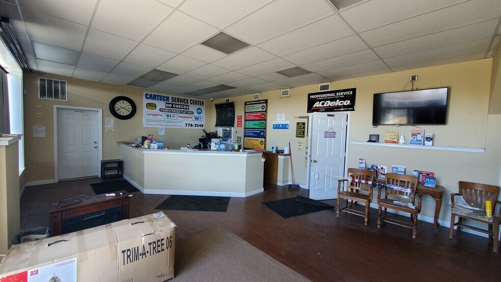 More Photos Of 2420 Rt 52, Pine Bush Light Distribution For Sale