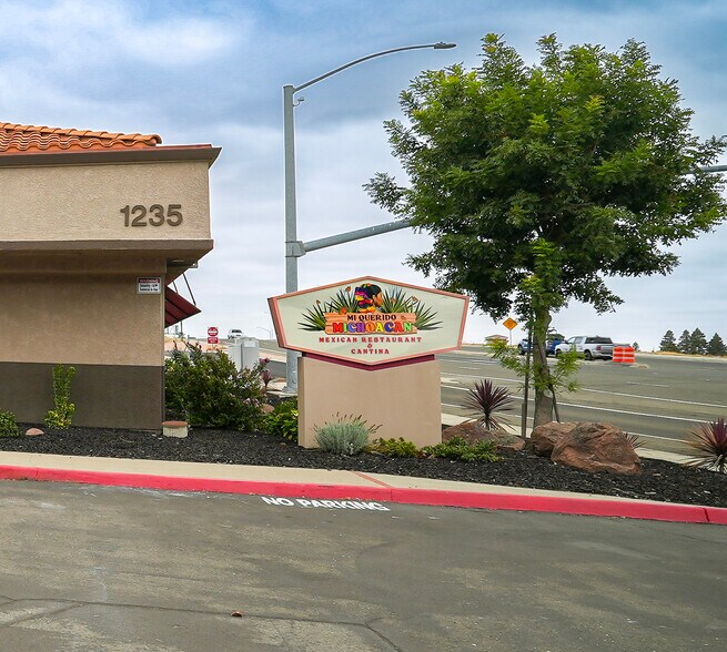 More Photos Of 1235 Harbor Blvd, West Sacramento Restaurant For Sale