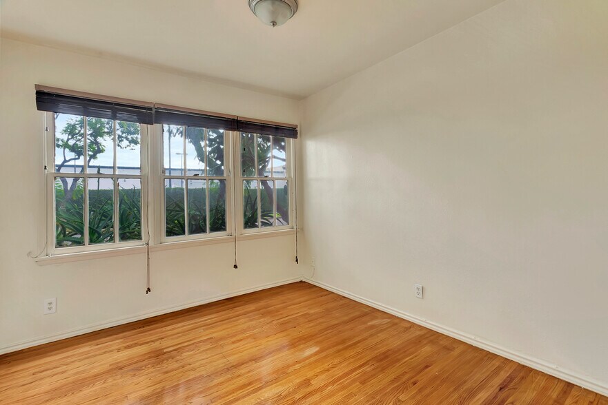 More Photos Of 3725 S Victoria Ave, Los Angeles Multifamily For Sale