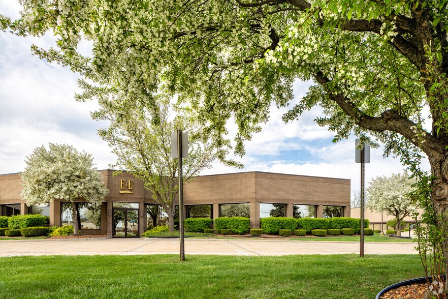 More Photos Of 7200 Miller Dr, Warren Research And Development For Lease